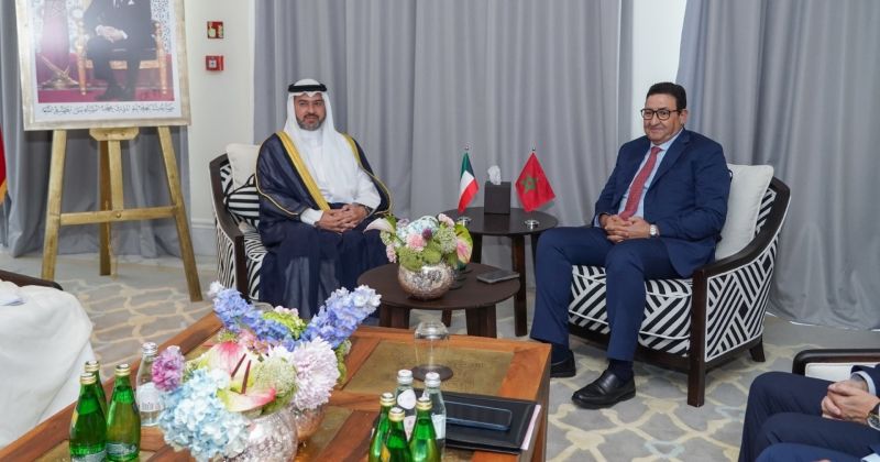 رئيس الطيران المدني خلال مباحثاته مع وزير النقل المغربي