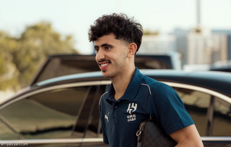 القادسية يتفق مع الهلال ويخطف القحطاني