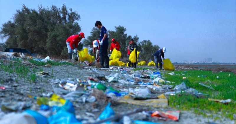 فريق الغوص يدعو إلى تحرك وطني ومجتمعي شامل للحد من تدفق النفايات البلاستيكية