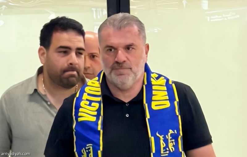 بوستيكوجلو يتمسك بطاقم جيسوس