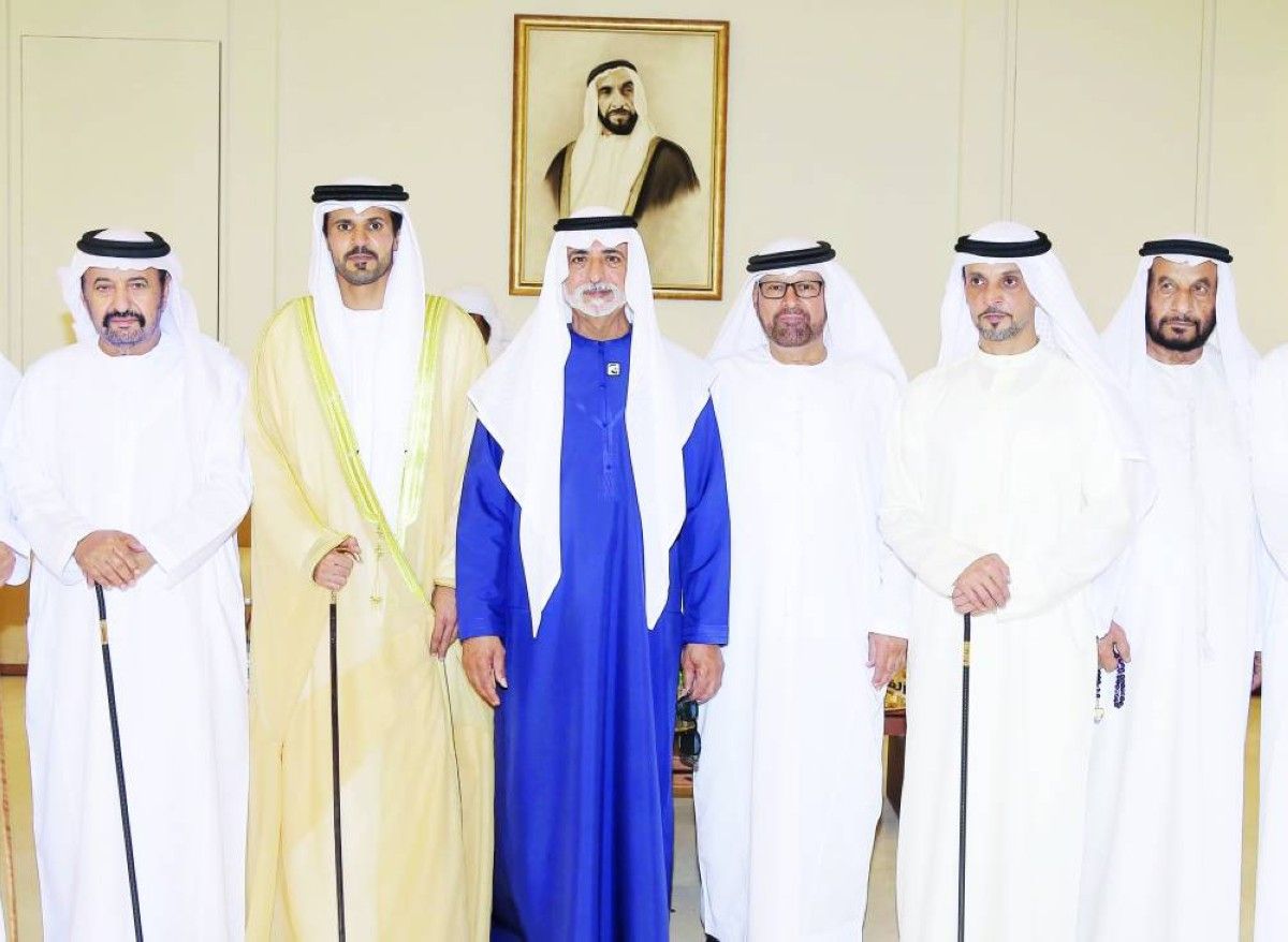 نهيان بن مبارك يحضر أفراح الأحبابي والجابري في العين