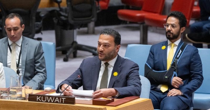 العنزي مشاركاً في الجلسة