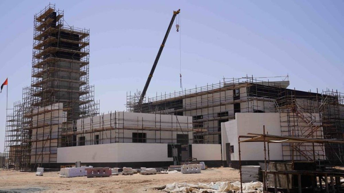 «شروق» تعلن تقدم الأعمال الإنشائية في «الشارقة المستدامة» و«أجوان» خورفكان