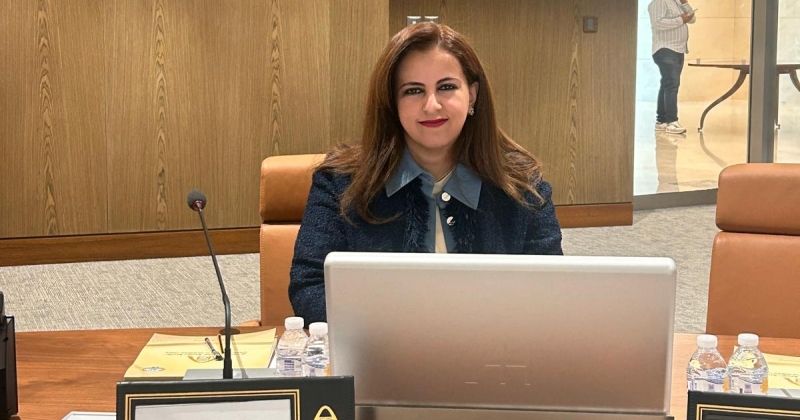 منيرة الأمير مترئسة الاجتماع