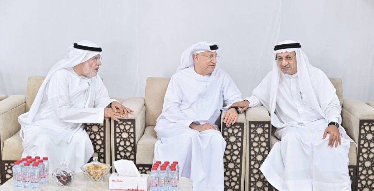 مسؤولون يقدمون واجب العزاء بوفاة عبدالرحمن المدني