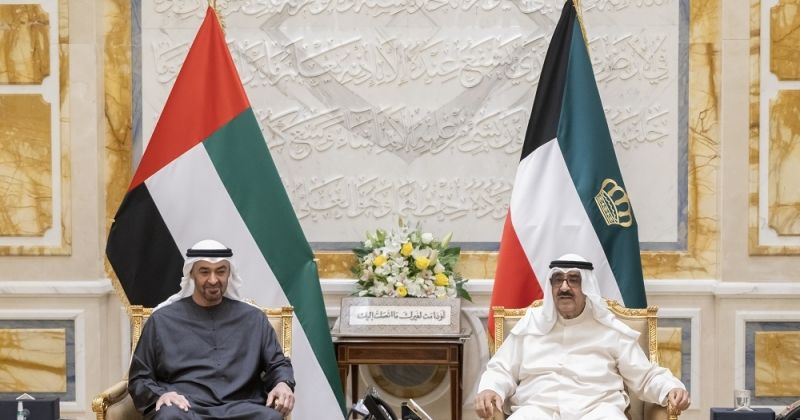 سمو أمير البلاد يستقبل رئيس دولة الإمارات العربية المتحدة بمناسبة زيارته الأخوية للبلاد