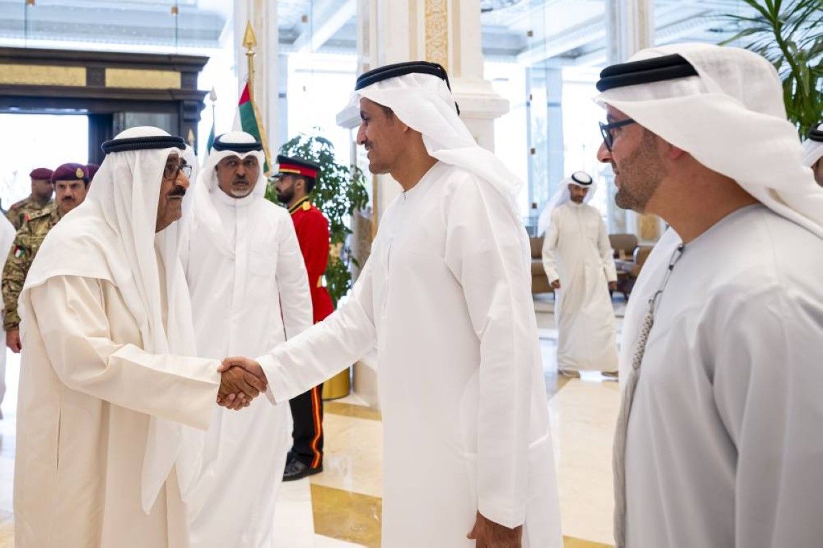 محمد بن زايد ومشعل الصباح يؤكدان أهمية العمل على ترسيخ أسباب السلام الدائم في المنطقة