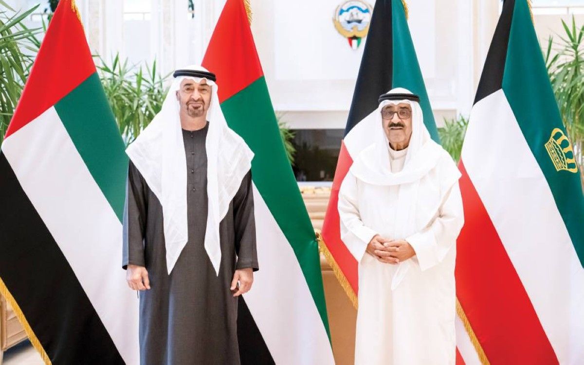 محمد بن زايد ومشعل الصباح يؤكدان أهمية العمل على ترسيخ أسباب السلام الدائم في المنطقة