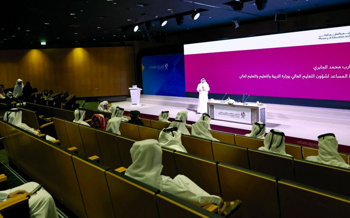 «التعليم»: للقطريين أوائل الثانوية اختيار أي تخصص في «الابتعاث الحكومي»