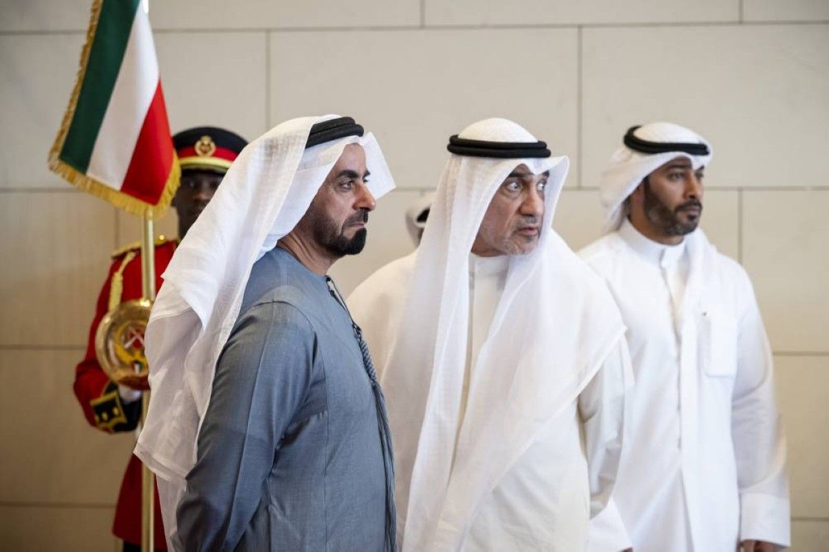 محمد بن زايد ومشعل الصباح يؤكدان أهمية العمل على ترسيخ أسباب السلام الدائم في المنطقة