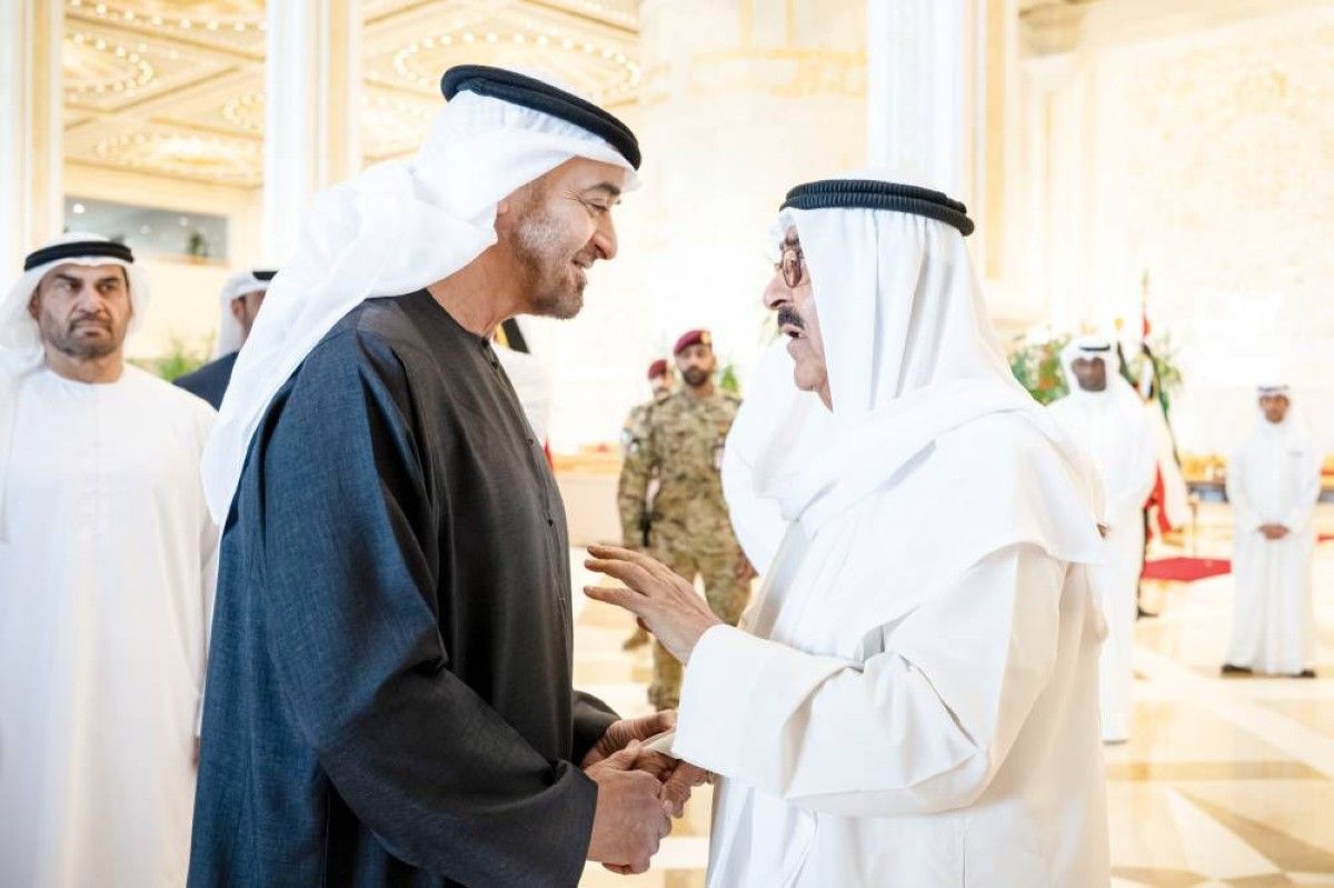 محمد بن زايد ومشعل الصباح يؤكدان أهمية العمل على ترسيخ أسباب السلام الدائم في المنطقة