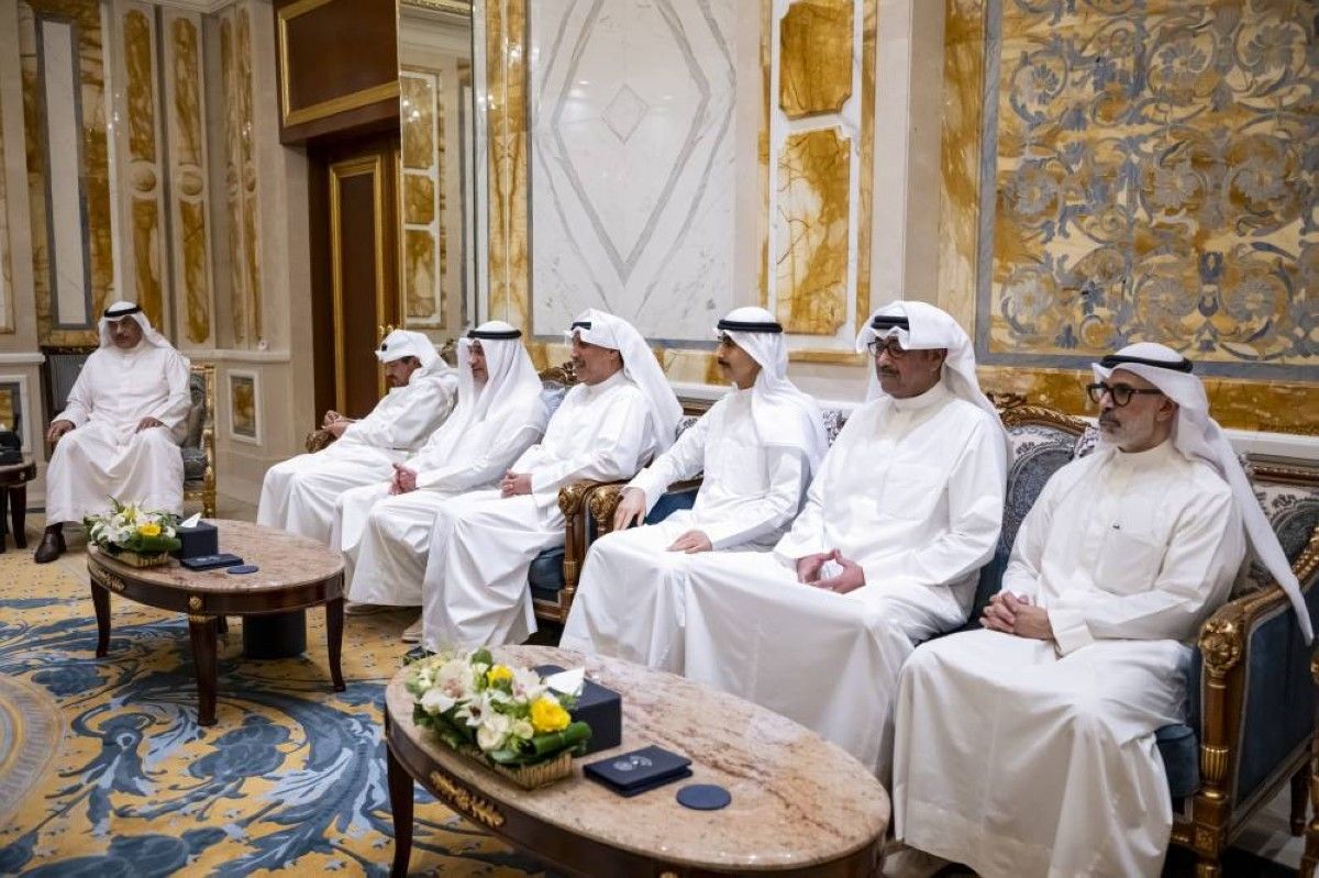 محمد بن زايد ومشعل الصباح يؤكدان أهمية العمل على ترسيخ أسباب السلام الدائم في المنطقة