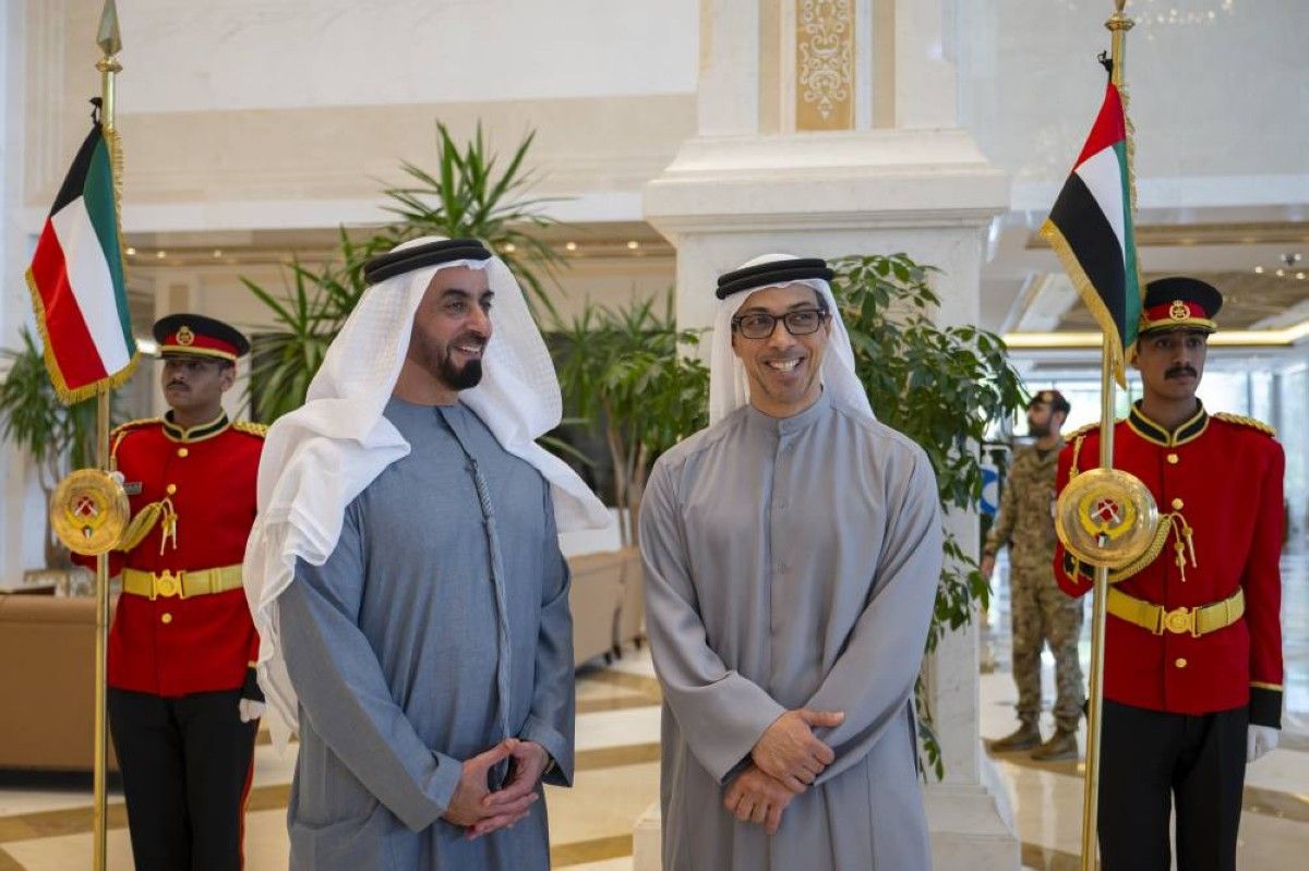 محمد بن زايد ومشعل الصباح يؤكدان أهمية العمل على ترسيخ أسباب السلام الدائم في المنطقة