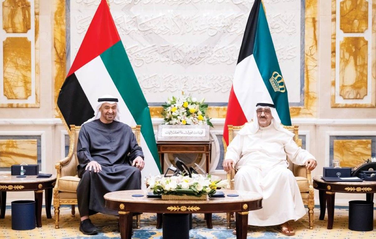 محمد بن زايد ومشعل الصباح يؤكدان أهمية العمل على ترسيخ أسباب السلام الدائم في المنطقة
