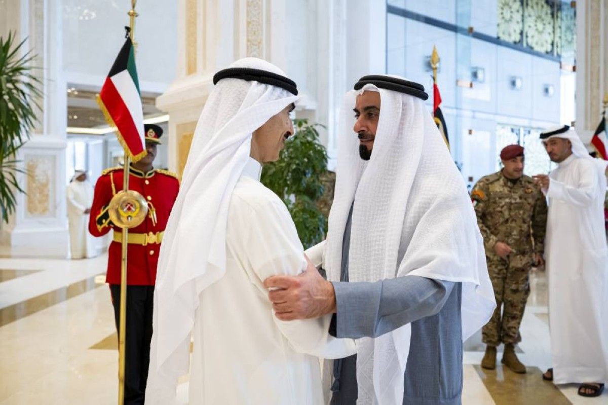 محمد بن زايد ومشعل الصباح يؤكدان أهمية العمل على ترسيخ أسباب السلام الدائم في المنطقة