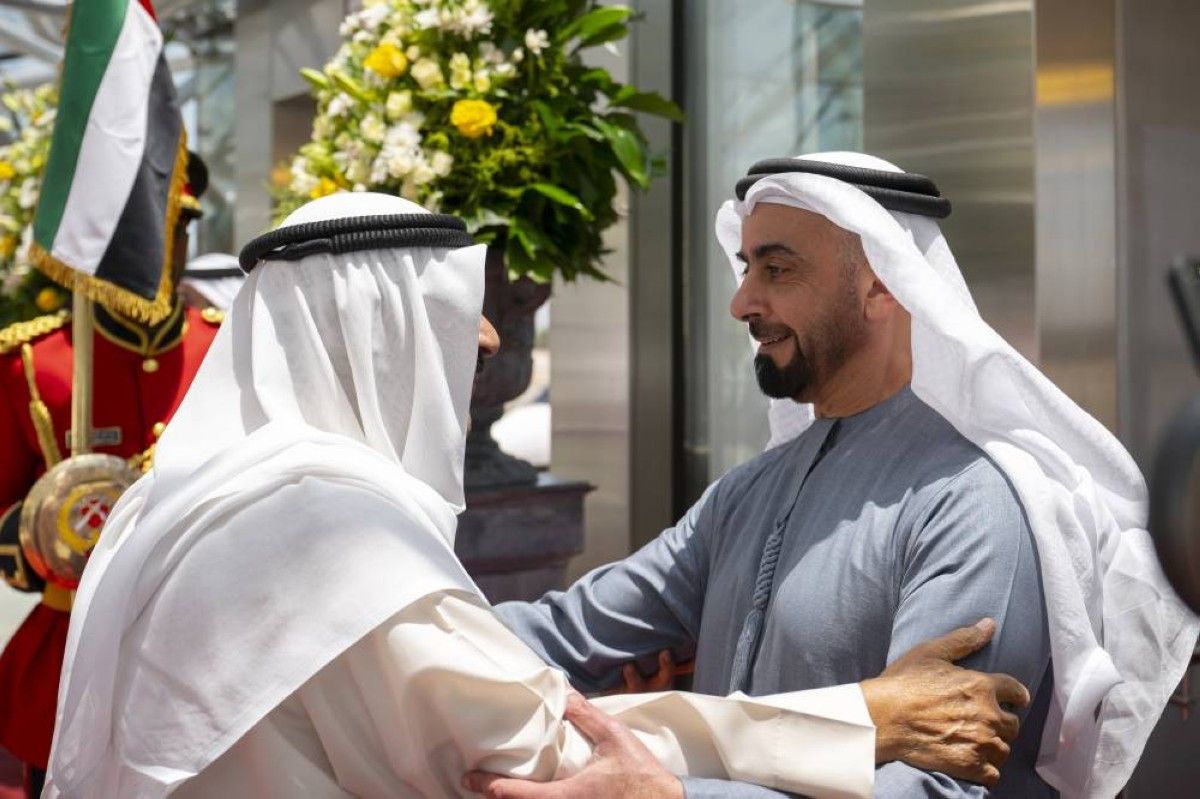 محمد بن زايد ومشعل الصباح يؤكدان أهمية العمل على ترسيخ أسباب السلام الدائم في المنطقة