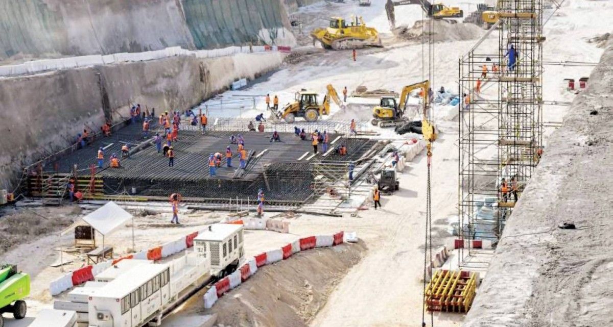100 % إنجاز الأساسات العميقة لأعلى محطة مترو في العالم بدبي