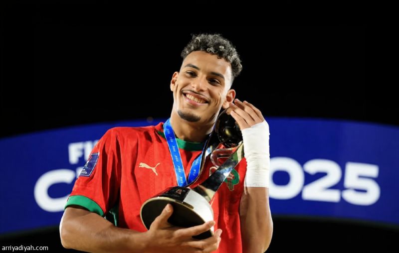 مليون تنقل بطل العالم إلى التعاون