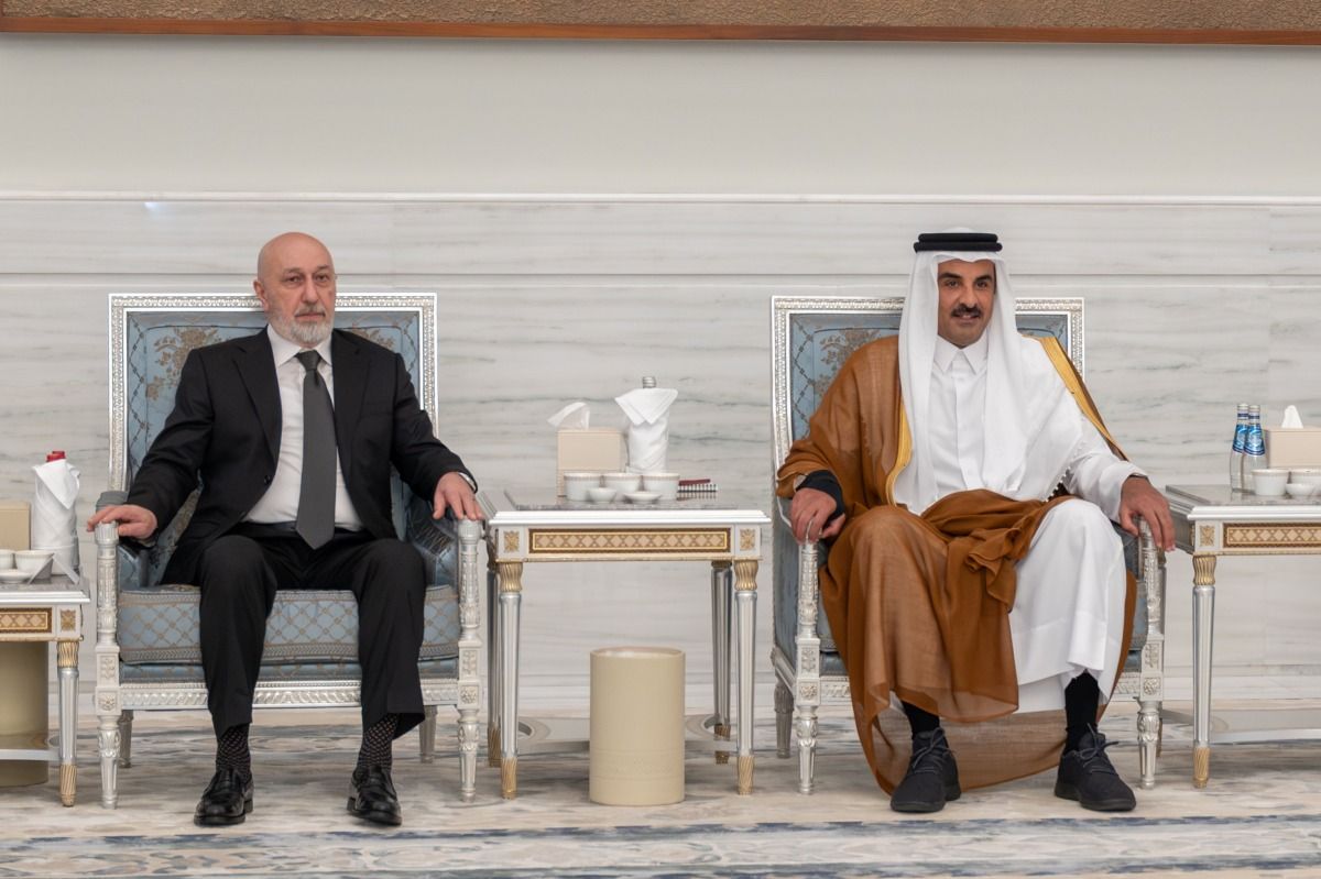 سمو الأمير يستقبل رئيس العراق
