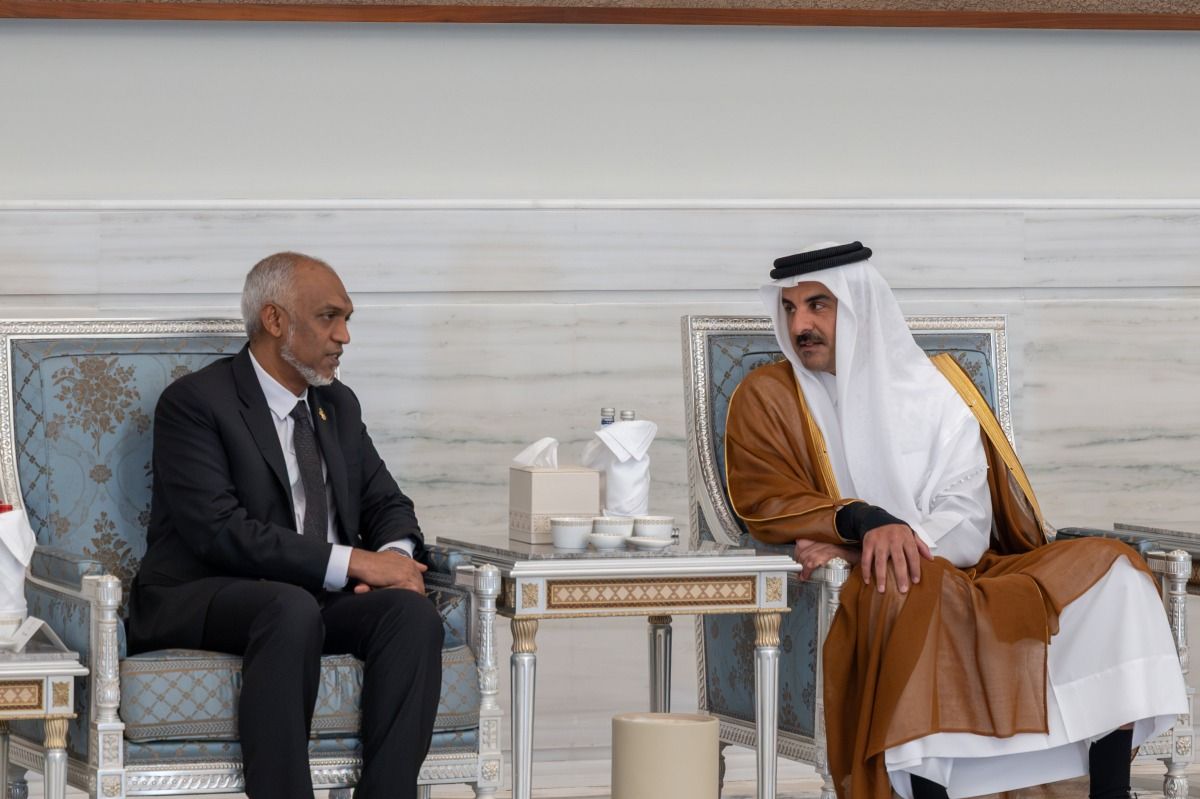 سمو الأمير يستقبل رئيس المالديف
