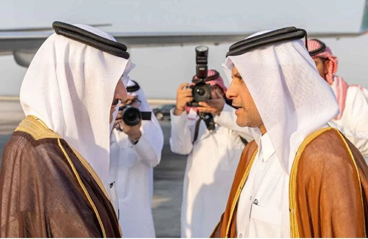 وفد سعودي رفيع المستوى يغادر الدوحة بعد تقديم العزاء في فقيد الوطن الكبير