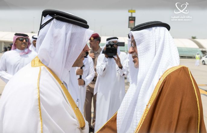 ولي عهد البحرين يصل الدوحة لتقديم العزاء في فقيد الوطن الكبير