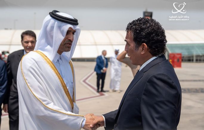 رئيس المجلس الرئاسي الليبي يصل الدوحة لتقديم العزاء في فقيد الوطن الكبير