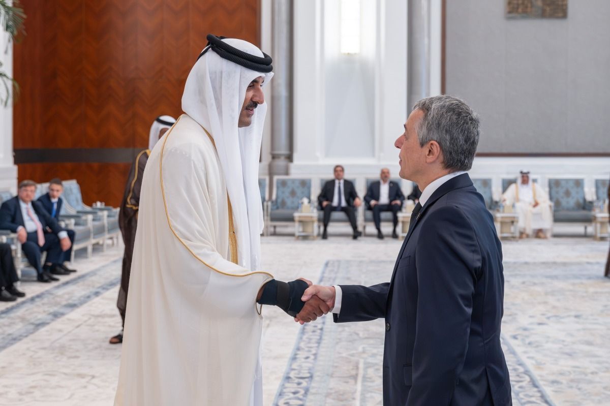 سمو الأمير يستقبل نائب رئيس الاتحاد السويسري