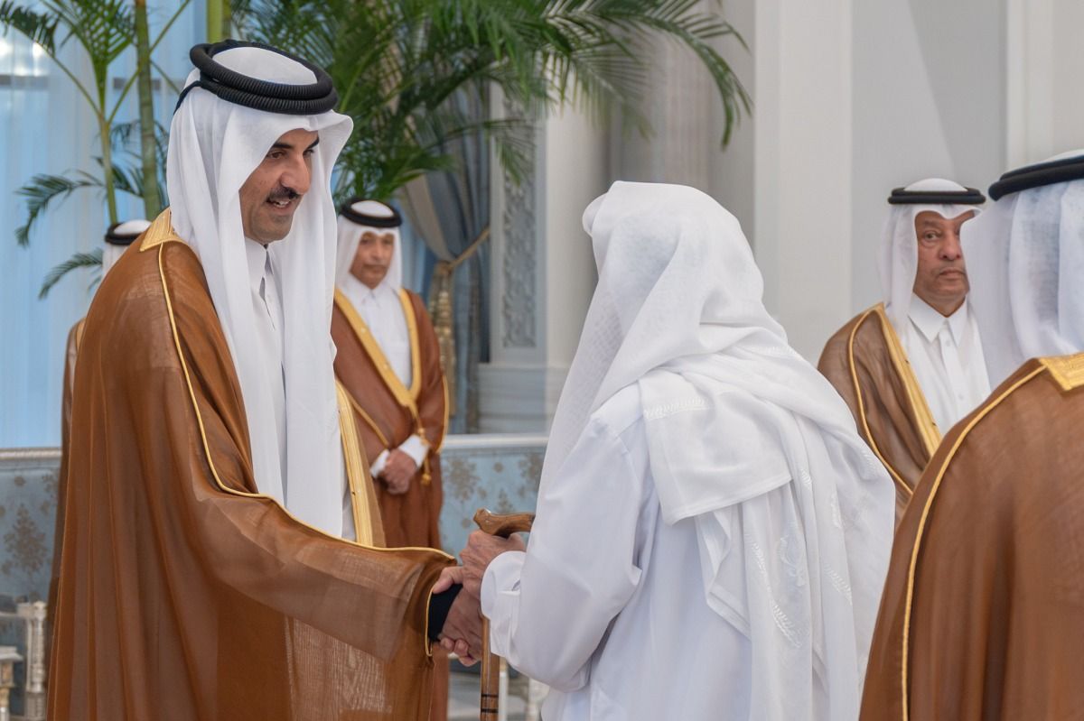 سمو الأمير يستقبل مزيداً من المعزين بوفاة سمو الأمير الوالد