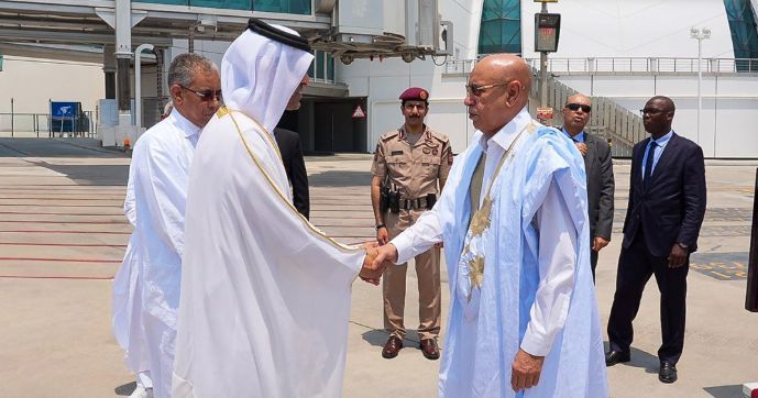 الرئيس الموريتاني يصل الدوحة لتقديم العزاء في فقيد الوطن الكبير