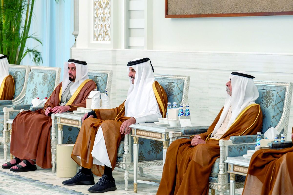 سمو الأمير يستقبل نائب رئيس الوزراء وزير الداخلية الإماراتي