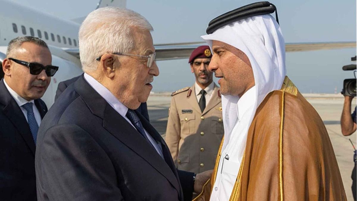 الرئيس الفلسطيني يصل الدوحة لتقديم العزاء في فقيد الوطن الكبير