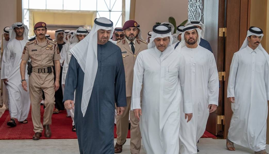 رئيس دولة الإمارات العربية المتحدة يصل الدوحة لتقديم العزاء في فقيد الوطن الكبير