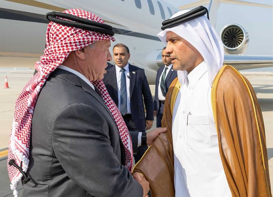 ملك الأردن يصل الدوحة لتقديم العزاء في فقيد الوطن الكبير