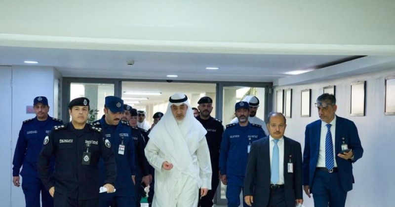 اليوسف يطمئن على مصابي منتسبي قوة الإطفاء العام إثر الاعتداءات الإيرانية الآثمة