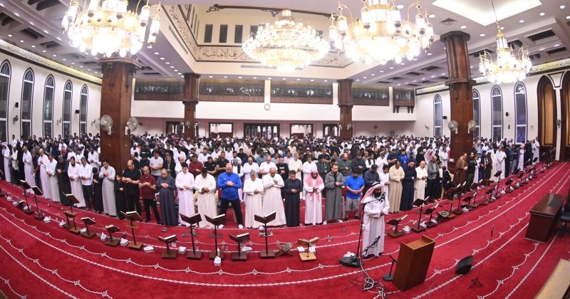 «دُور العبادة»... للعبادة فقط