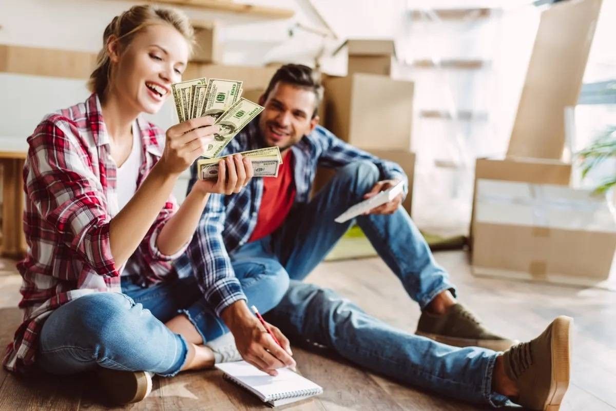 هل تناسبك نصائح مشاهير الاستثمار؟ الحقيقة تعتمد على بلدك وثقافة المال
