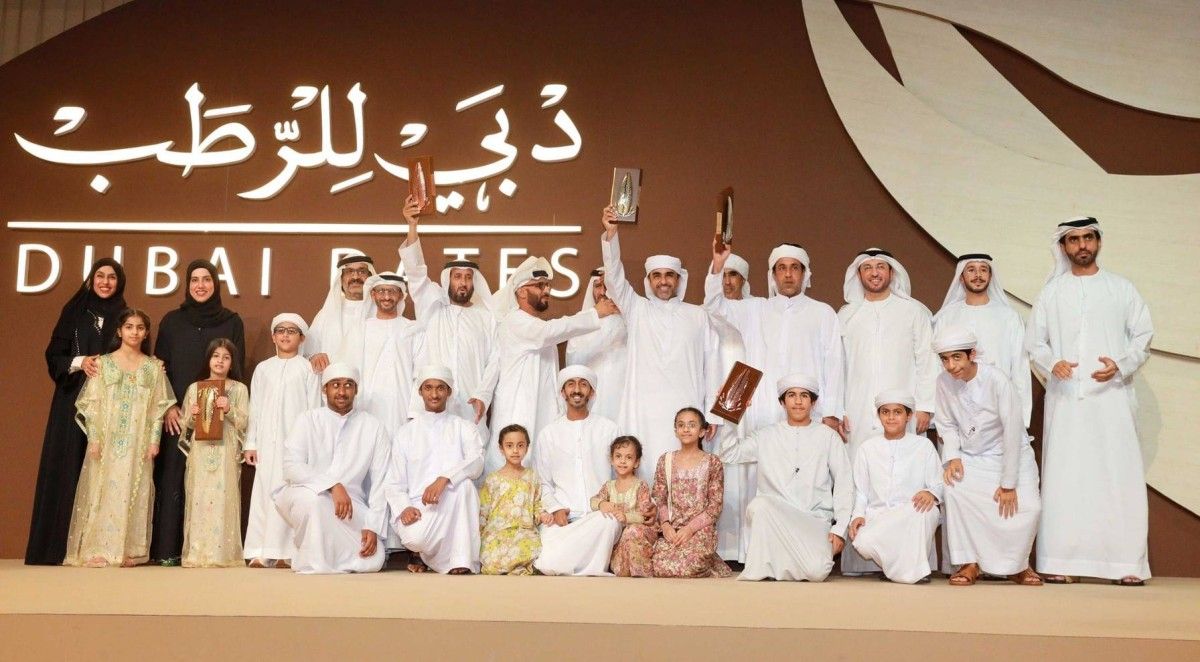 "دبي للرطب" يتوج الفائزين بثلاثة من أشواطه