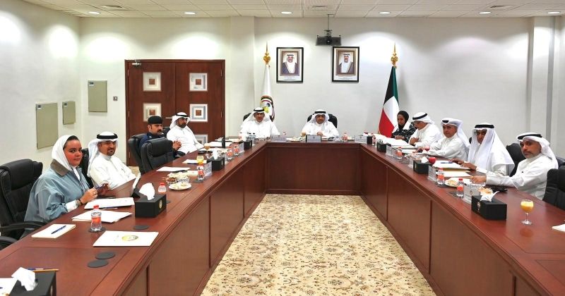 اجتماع اللجنة بحضور المحافظ