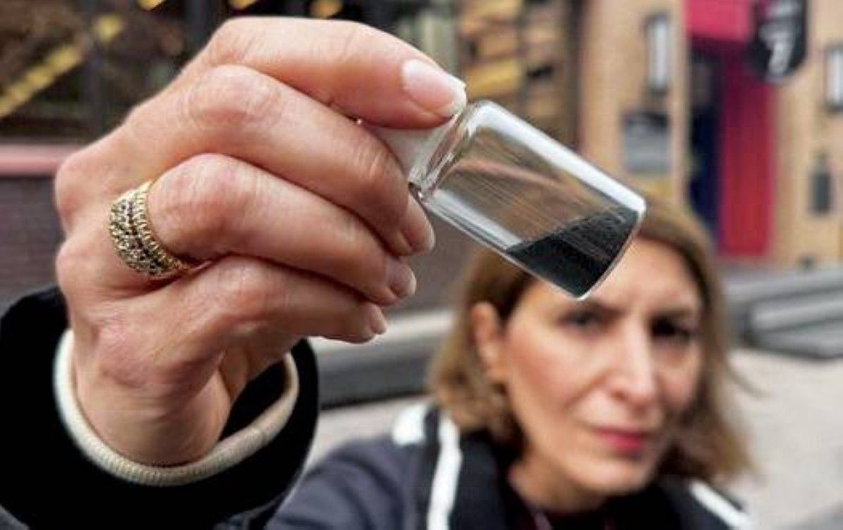 مادة تنقي المياه من الجزيئات البلاستيكية النانوية