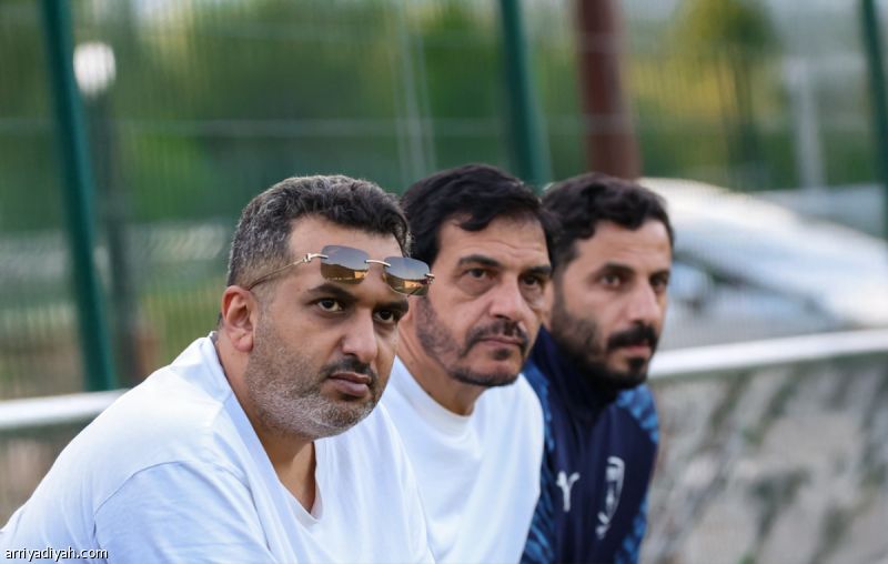 أبها يجهز 3 صفقات فرنسية
