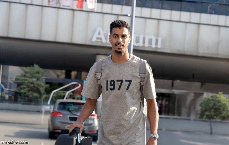 الأسمري يلتحق بمعسكر الشباب