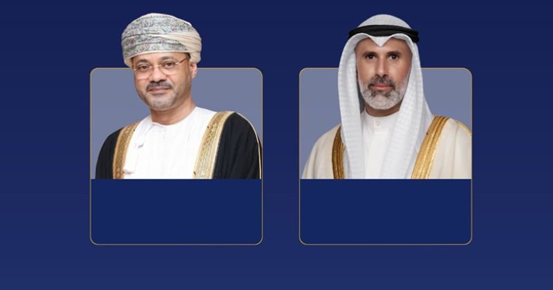 وزير الخارجية يبحث هاتفياً مع نظيره العماني آخر التطورات الإقليمية