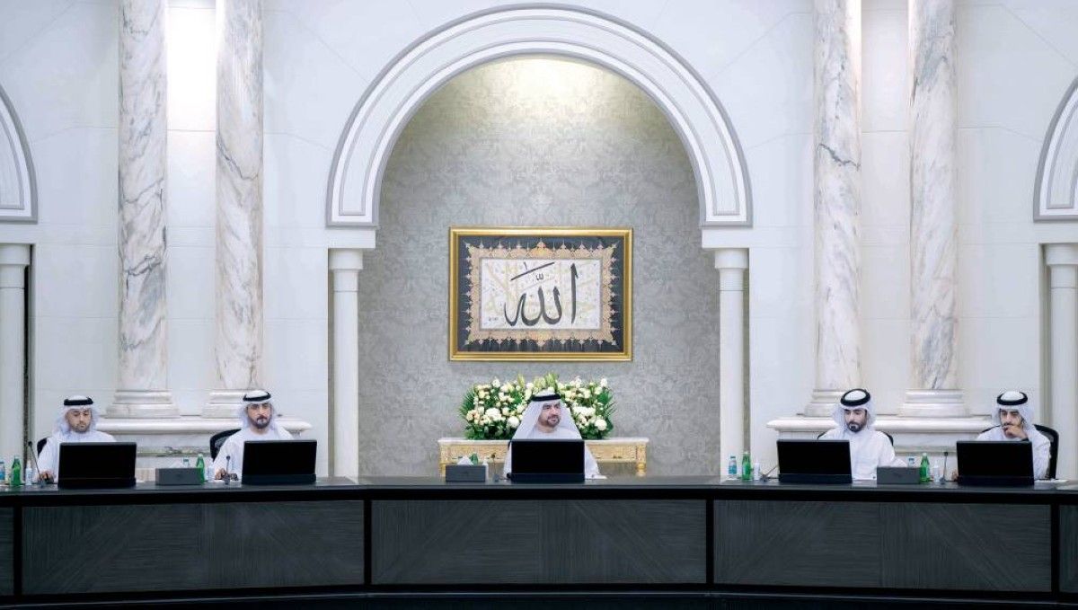 «تنفيذي الشارقة» يبحث السياسات العامة للعمل الحكومي