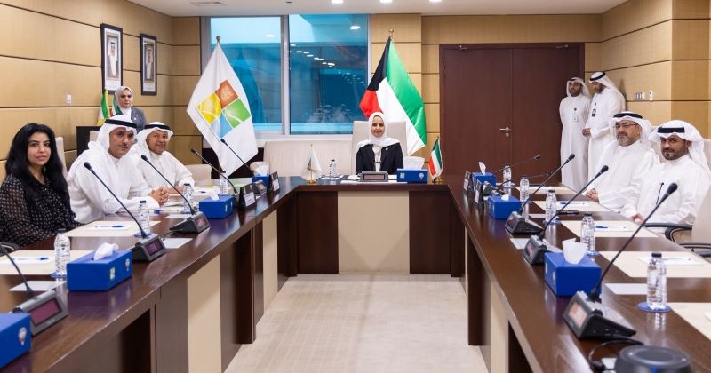 الفليج مترئسة الاجتماع مع المحافظين