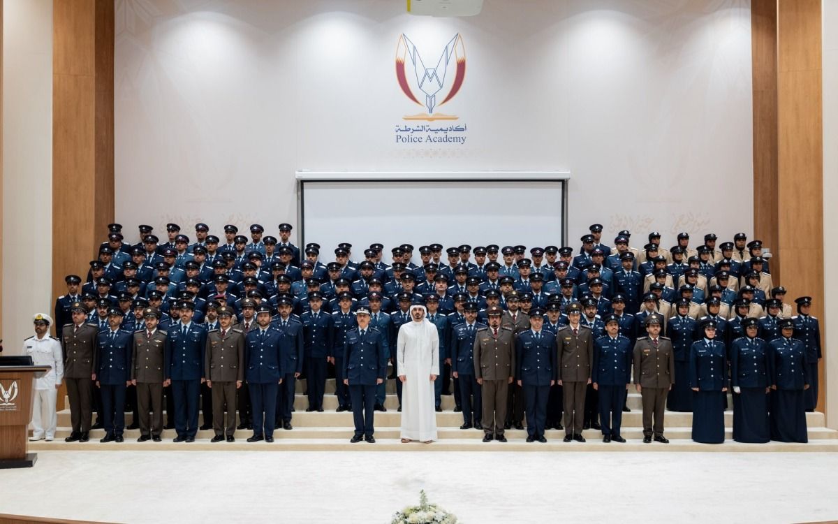 وزير الداخلية يشهد حفلي تخريج بأكاديمية الشرطة ويدشن موقعها الإلكتروني