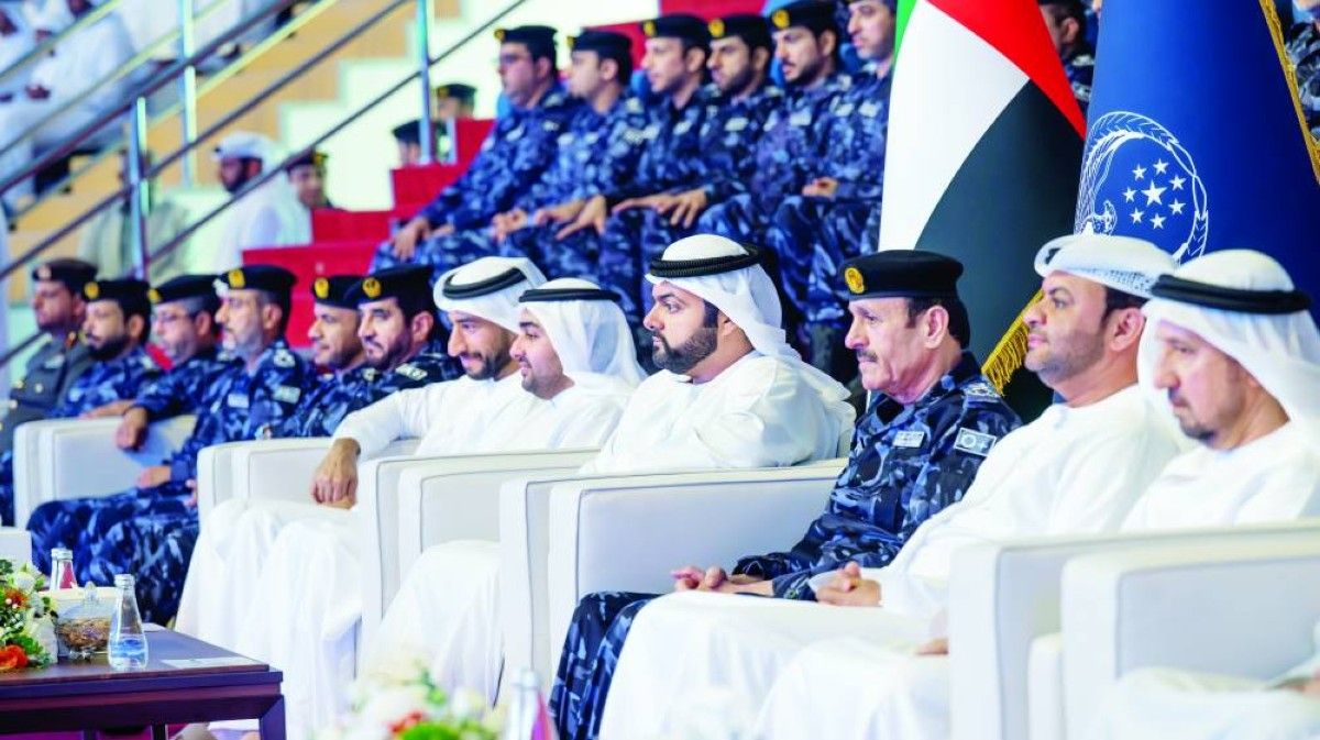 محمد الشرقي يشهد تخريج منتسبي الدورة التدريبية الصيفية لشرطة الفجيرة