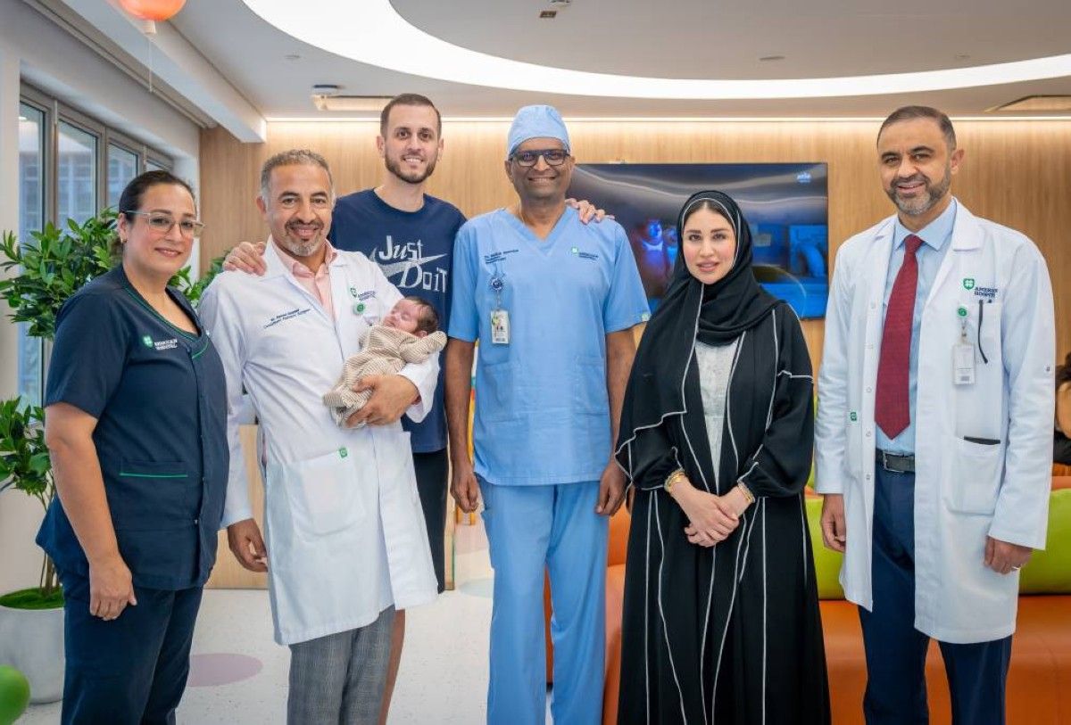 المستشفى الأمريكي دبي ينقذ حياة رضيع خديج بتدخل جراحي دقيق ويسجل إنجازاً جديداً في جراحات الأطفال