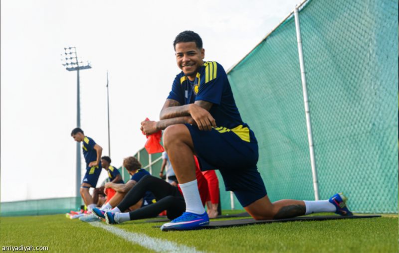 ويسلي.. كروزيرو ينهي الصفقة ويتحمل 80%