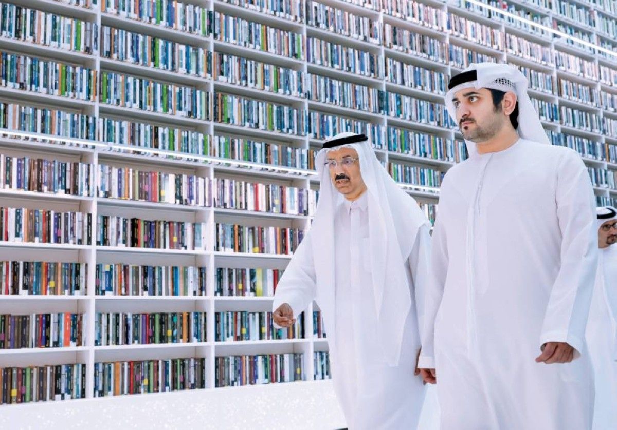 مكتوم بن محمد: محمد المر علم ثقافي إماراتي